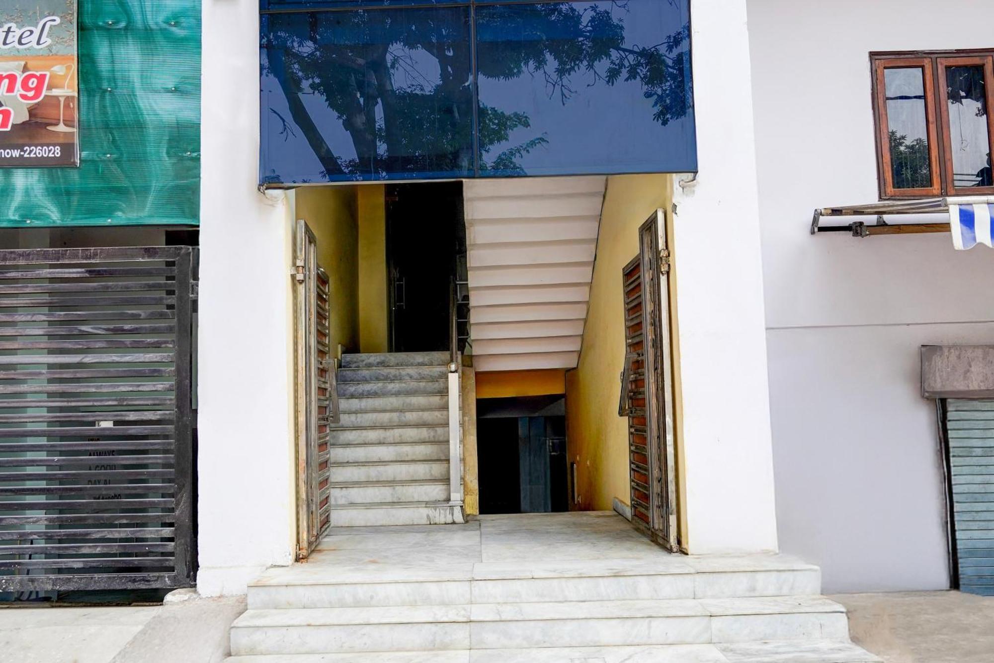Super Collection O Govind Vihar Matiyari Formerly Saffron Chinhat Esterno foto