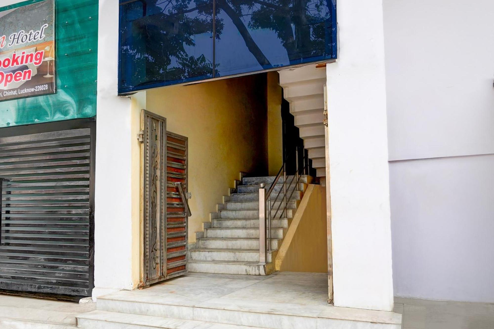 Super Collection O Govind Vihar Matiyari Formerly Saffron Chinhat Esterno foto